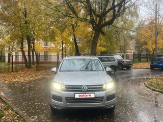 2012 Volkswagen Touareg II, серебристый, 2200000 рублей, вид 3