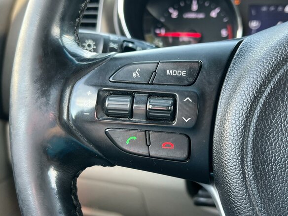 2017 Kia Carnival III, чёрный, 2290000 рублей - вид 19