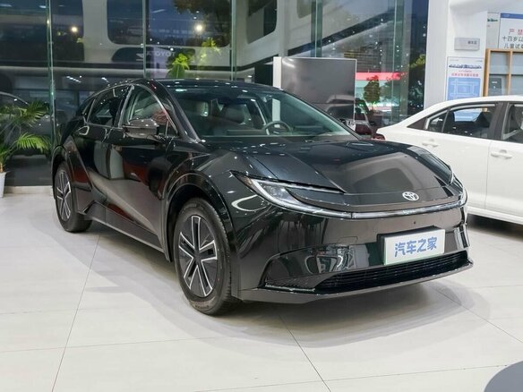2026 Toyota bZ5 550, чёрный, 4181000 рублей - вид 2