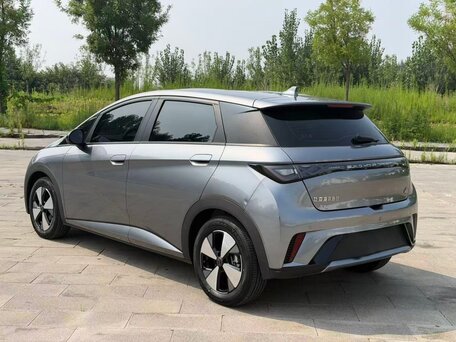 2025 BYD Dolphin 45.12 kWh I Рестайлинг, серебристый, 1840000 рублей, вид 5