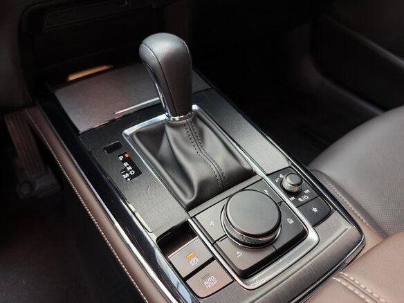 2023 Mazda CX-30 I, красный, 1608000 рублей - вид 12