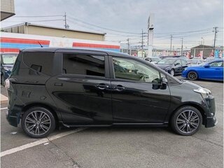 2015 Toyota Sienta II, чёрный, 850000 рублей, вид 4