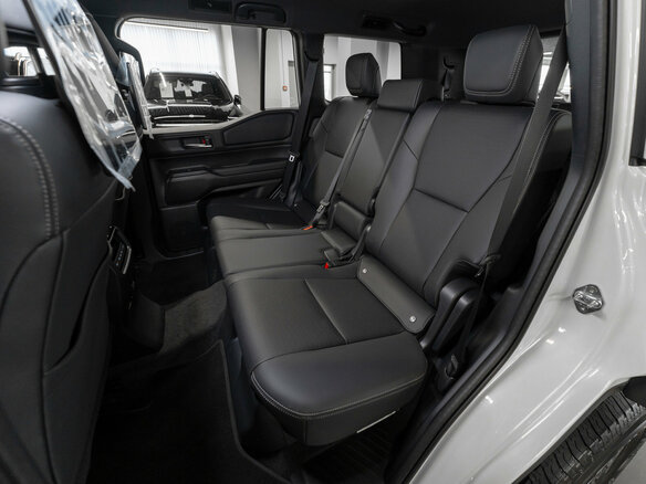 2025 Toyota Land Cruiser Prado 250 Series, белый, 9990000 рублей - вид 11