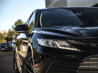 2021 Toyota Camry VIII (XV70) Рестайлинг, чёрный, 2399777 рублей, вид 2