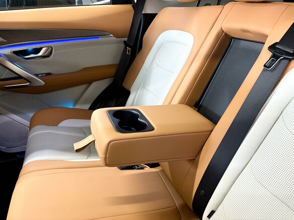 2026 Jetour X70+ I Рестайлинг, белый, 3399000 рублей - вид 11
