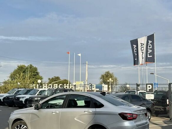 2026 Lada (ВАЗ) Vesta I Рестайлинг (NG), серебристый, 2035000 рублей - вид 6