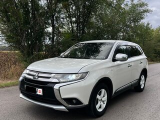 2016 Mitsubishi Outlander III Рестайлинг 2, белый, 1490000 рублей, вид 3
