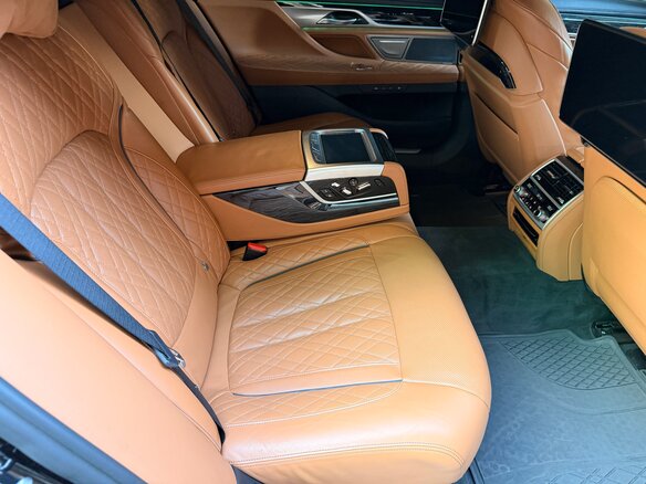 2021 BMW 7 серии Long 730Ld xDrive VI (G11/G12) Рестайлинг, чёрный, 7100000 рублей - вид 20