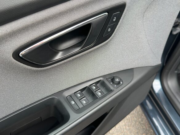 2018 SEAT Leon III Рестайлинг, серый, 1200000 рублей - вид 15