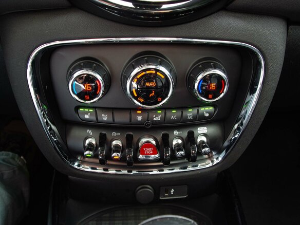 2020 Mini Clubman Cooper II Рестайлинг, зелёный, 2540000 рублей - вид 27