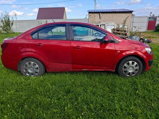 2012 Chevrolet Aveo II, красный, 600000 рублей, вид 2