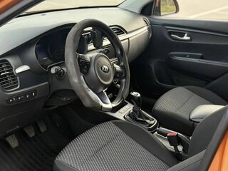 2017 Kia Rio IV, оранжевый, 1000000 рублей, вид 5