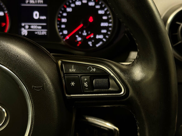 2012 Audi A1 I (8X), белый, 1050000 рублей - вид 16