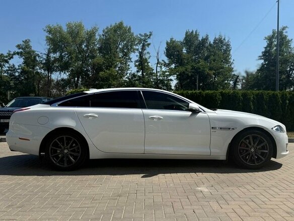 2018 Jaguar XJ IV (X351) Рестайлинг, белый, 3900000 рублей - вид 5