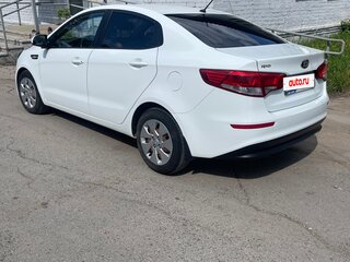 2015 Kia Rio III, белый, 850000 рублей, вид 3