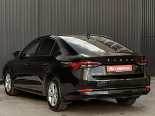 2021 Skoda Octavia IV (A8), чёрный, 2290000 рублей, вид 3