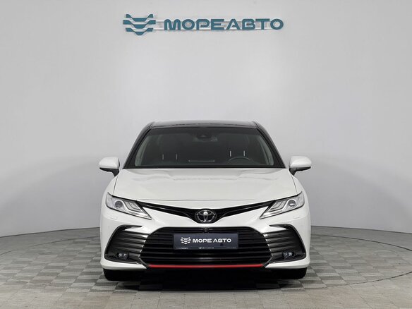 2021 Toyota Camry VIII (XV70) Рестайлинг, белый - вид 1