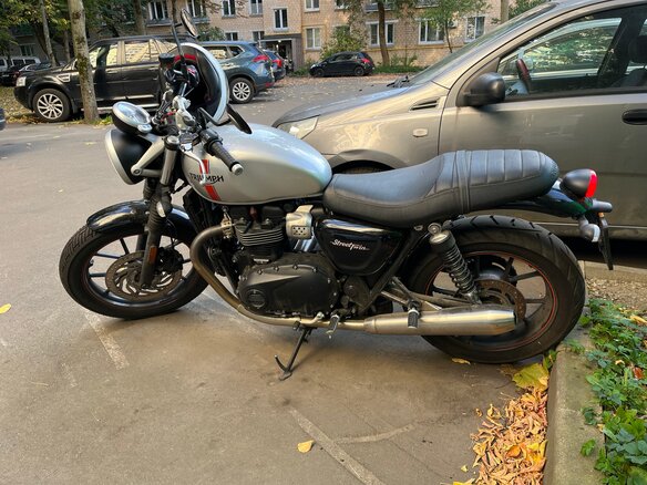 2017 Triumph Street Twin, серебристый, 888888 рублей - вид 8