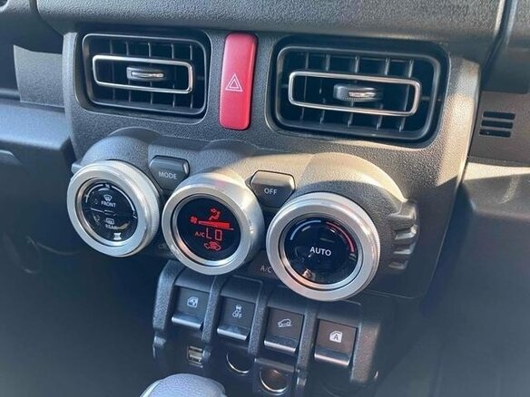 2023 Suzuki Jimny Sierra IV, чёрный, 1799777 рублей - вид 23