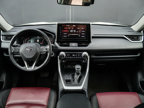 2020 Toyota RAV4 V (XA50), белый, 3330000 рублей - вид 8