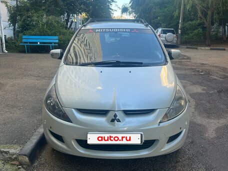 2004 Mitsubishi Grandis I, белый, 530000 рублей, вид 2
