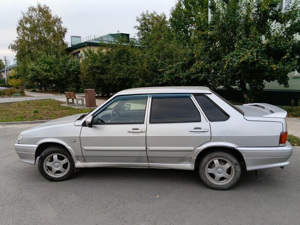 2004 Lada (ВАЗ) 2115, серебристый, 205000 рублей - вид 4