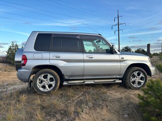 2003 Mitsubishi Pajero iO, серебристый, 380000 рублей, вид 3