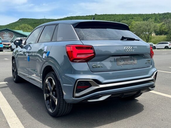 2022 Audi Q2 L 35 TFSI I Рестайлинг, синий, 1730000 рублей - вид 5