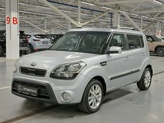2013 Kia Soul I Рестайлинг, серебристый, 959000 рублей, вид 1