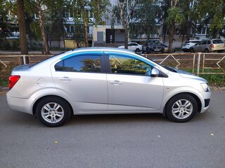 2013 Chevrolet Aveo II, серебристый, 750000 рублей, вид 4