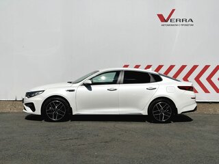 2019 Kia Optima IV Рестайлинг, белый, 2040000 рублей, вид 2