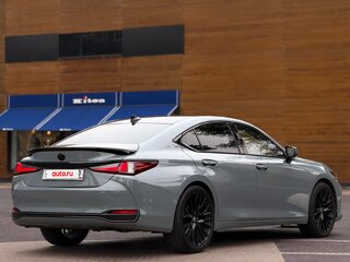 2021 Lexus ES 250 VII Рестайлинг, белый, 3490000 рублей, вид 3