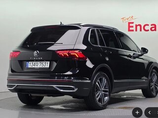2022 Volkswagen Tiguan II Рестайлинг, чёрный, 2940000 рублей, вид 2