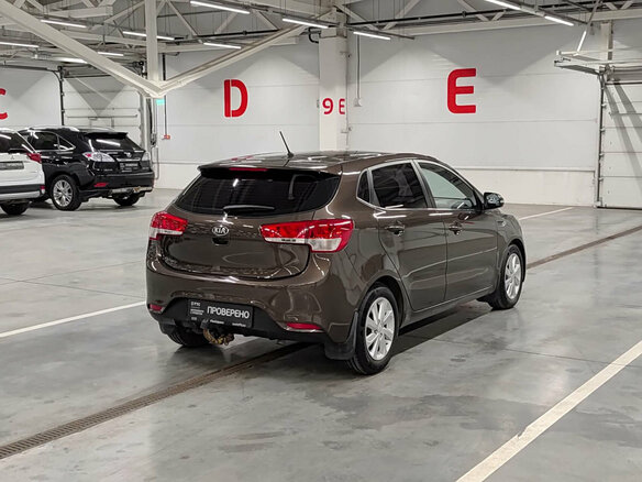 2015 Kia Rio III Рестайлинг, коричневый, 839000 рублей - вид 4