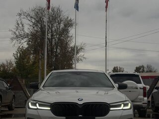 2021 BMW 5 серии Long 530Li VII (G30/G31/G38) Рестайлинг, белый, 4600000 рублей, вид 1