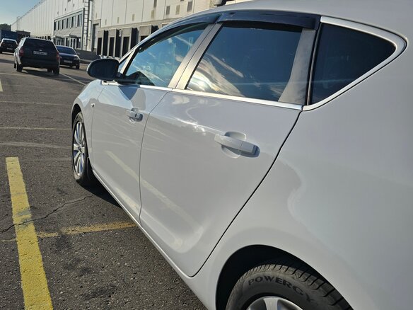 2011 Opel Astra J, белый, 800000 рублей - вид 28