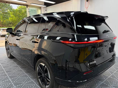 2025 Toyota bZ3X 67.9 kWh, чёрный, 2910000 рублей, вид 2
