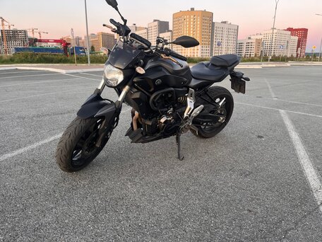 2015 Yamaha MT-07 (FZ-07), серый, 680000 рублей, вид 3