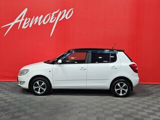 2012 Skoda Fabia II Рестайлинг, белый, 610000 рублей, вид 2