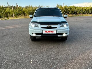 2013 Chevrolet Niva I Рестайлинг, белый, 650000 рублей, вид 2