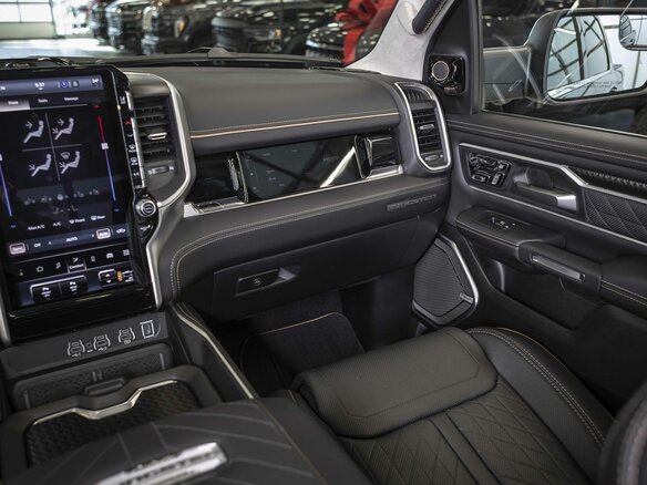 2026 Ram 1500 Crew Cab V Рестайлинг, синий, 9990000 рублей - вид 28