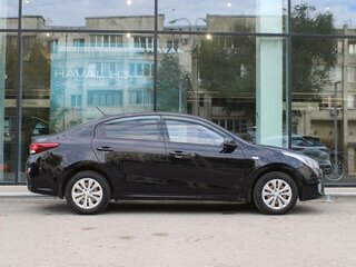 2019 Kia Rio IV, чёрный, 1320000 рублей, вид 4