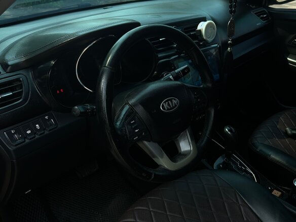 2012 Kia Rio 4-speed III, красный, 625000 рублей - вид 9