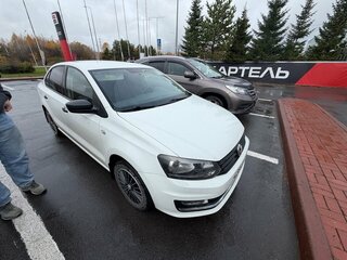 2017 Volkswagen Polo V Рестайлинг, белый, 899000 рублей, вид 5