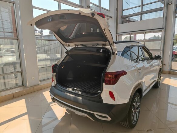 2020 Kia Seltos I, белый - вид 12