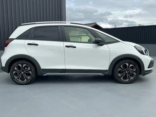 2023 Honda Fit Crosstar IV Рестайлинг, белый, 1500000 рублей, вид 4