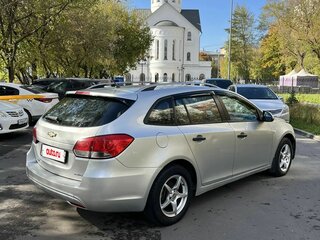 2013 Chevrolet Cruze I Рестайлинг, серебристый, 450000 рублей, вид 5