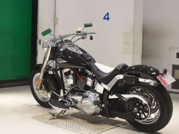 2010 Harley-Davidson Softail Custom, чёрный, 790000 рублей - вид 5
