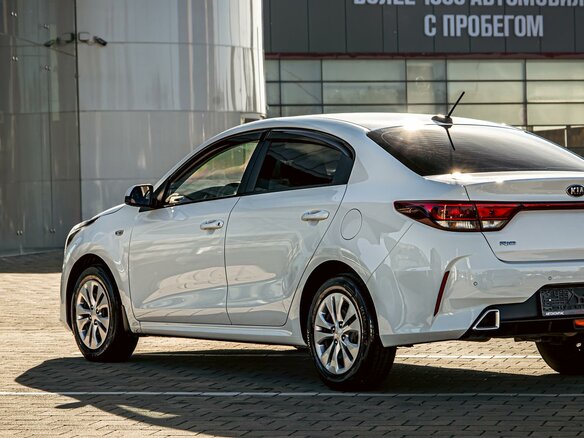 2022 Kia Rio IV Рестайлинг, белый, 1625000 рублей - вид 25