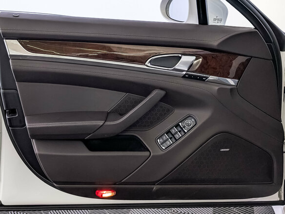 2011 Porsche Panamera 4S I, белый, 5200000 рублей - вид 18